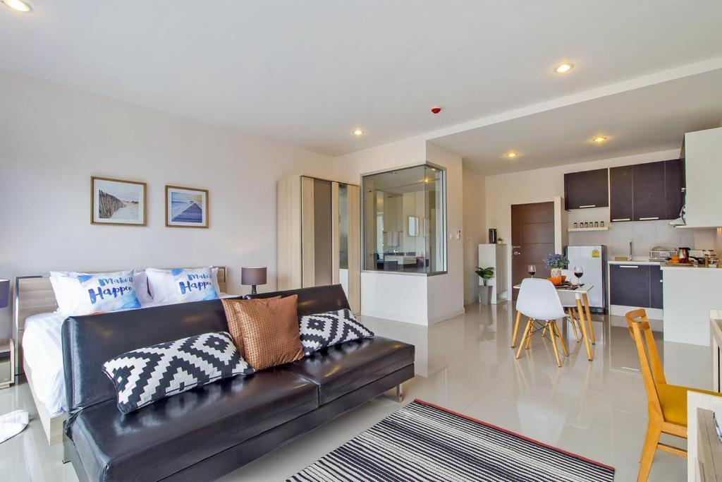 Chic Condo By Resava Karon Buitenkant foto