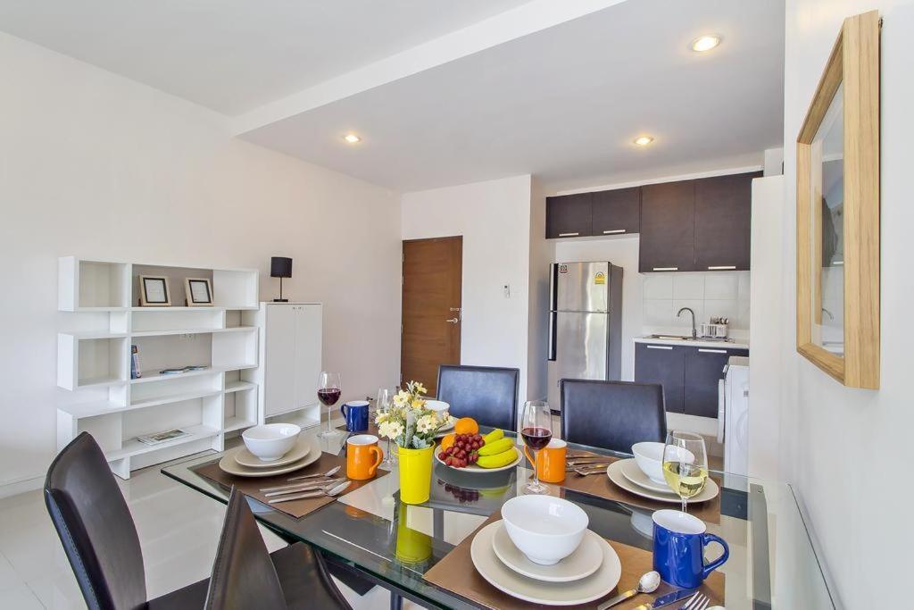 Chic Condo By Resava Karon Buitenkant foto