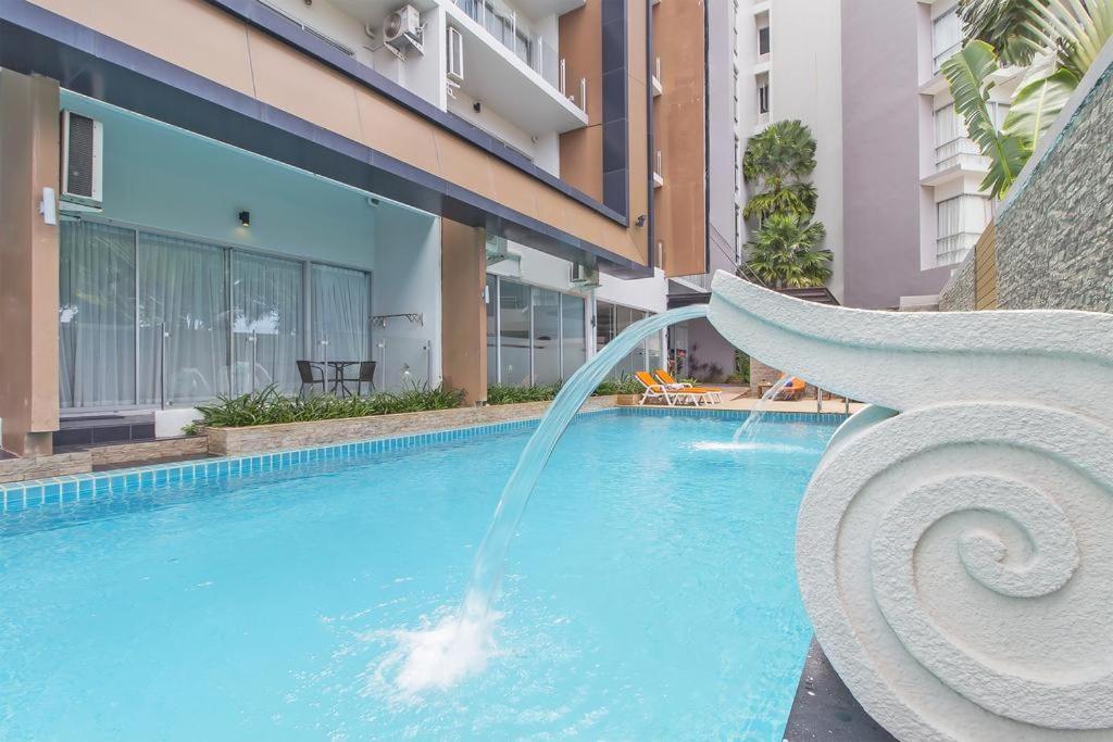Chic Condo By Resava Karon Buitenkant foto