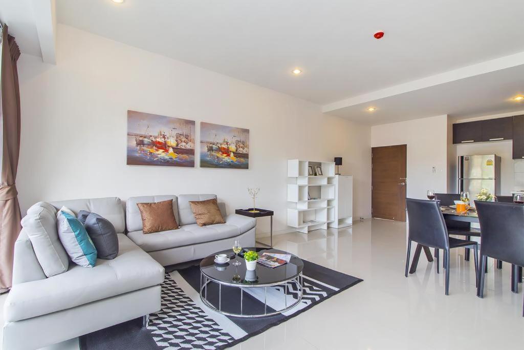 Chic Condo By Resava Karon Buitenkant foto